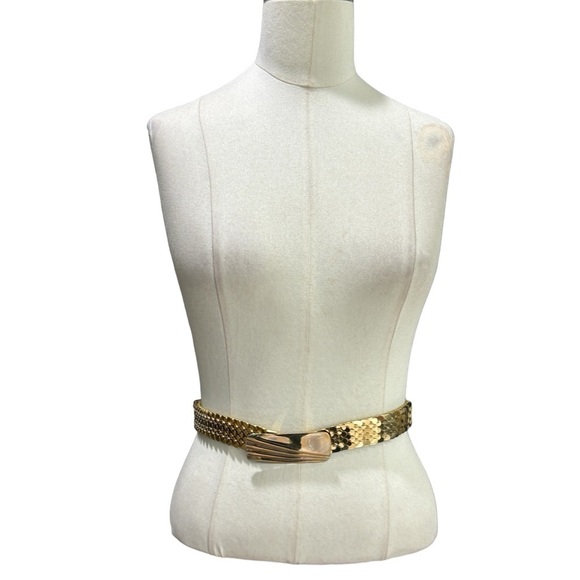 Vintage 70’s 80’s shiny gold link stretchy slinky belt - Picture 2 of 10